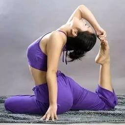 瑜伽活动热门话题英语,Top Yoga Trends: Exploring the Hottest Topics in the Yoga Community